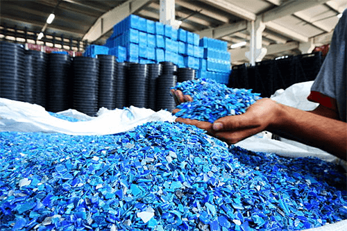 Using plastic waste as a raw material