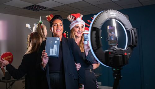 What commercial benefits do 360° photobooths afford snappic