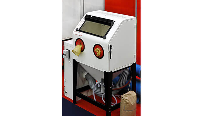 Benefits of wet blasting machine for your business clean surfaces