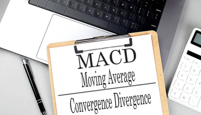 Moving average convergence divergence