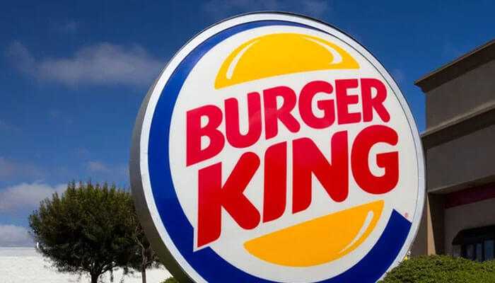 Outdoor burger king logo sign: the change in the fast food giant under 3g capital is showcased, and also its reach globally.