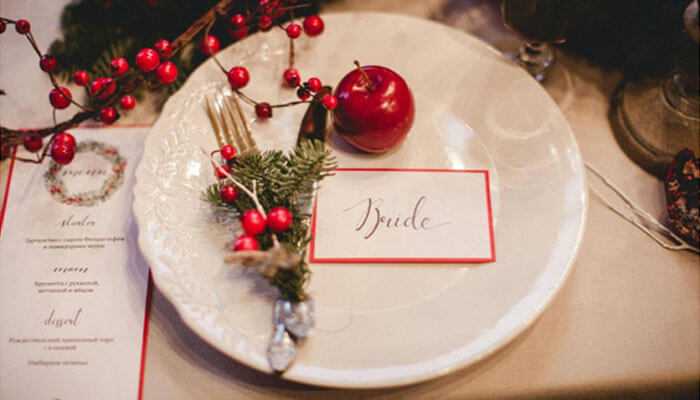 Festive wedding in red and gold